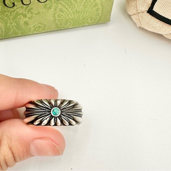 Gucci Flower GG Ring - Picture 3 of 5